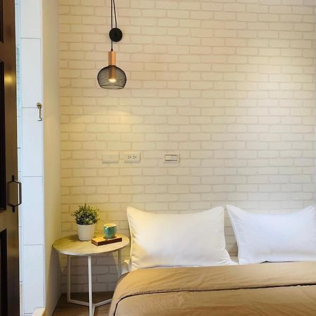 Oyaji Guesthouse-依人數床位數計價開放房型 Tainan Exterior foto