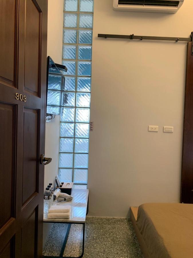 Oyaji Guesthouse-依人數床位數計價開放房型 Tainan Exterior foto