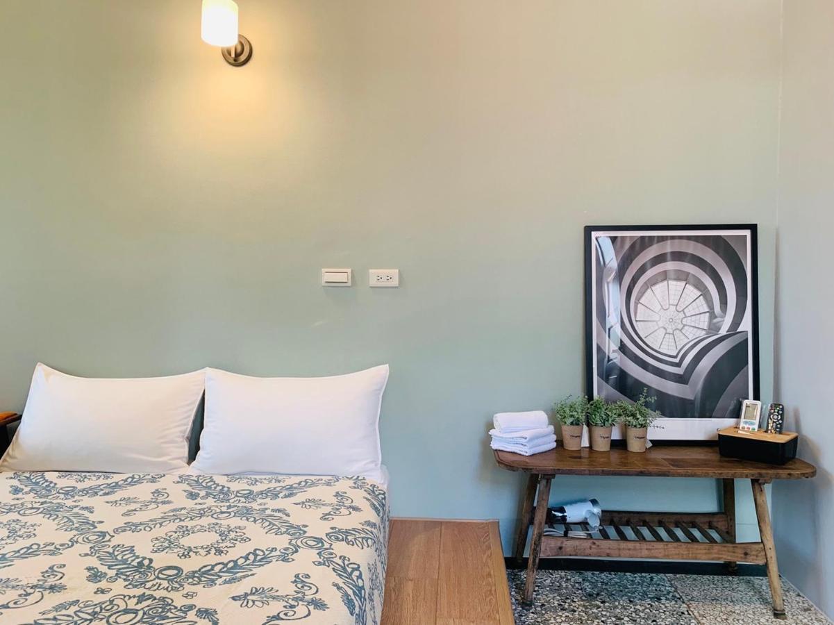 Oyaji Guesthouse-依人數床位數計價開放房型 Tainan Exterior foto