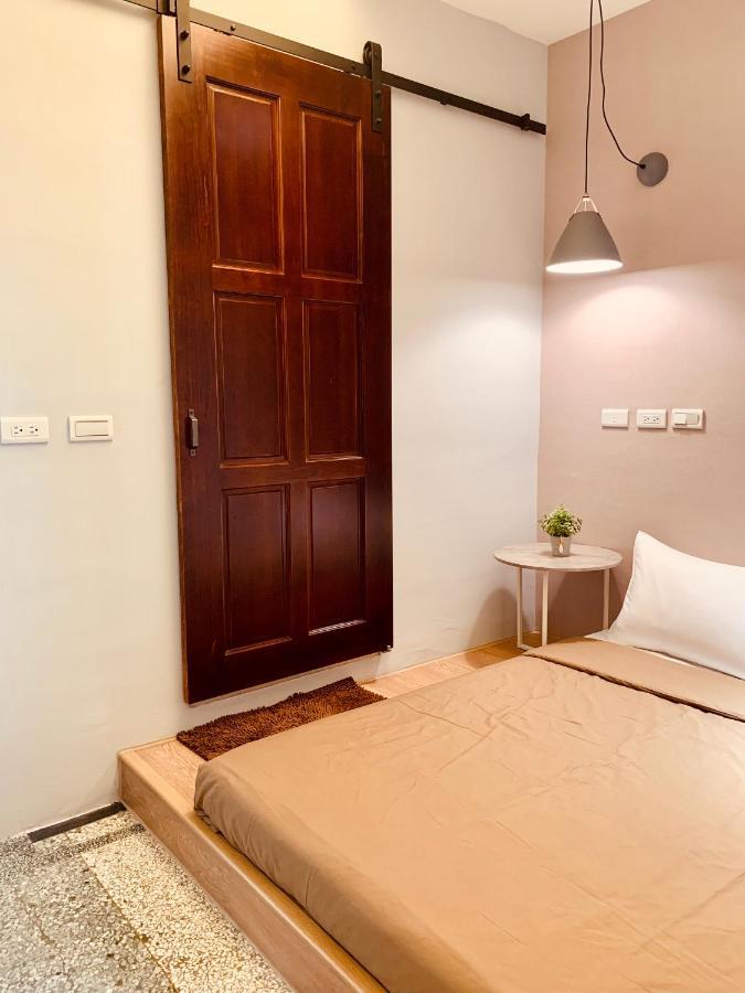 Oyaji Guesthouse-依人數床位數計價開放房型 Tainan Exterior foto