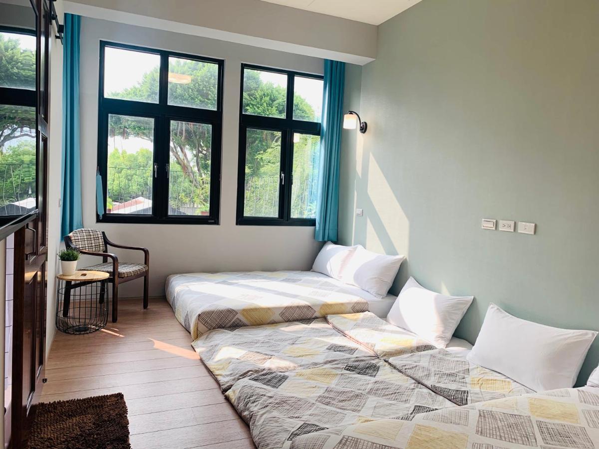 Oyaji Guesthouse-依人數床位數計價開放房型 Tainan Exterior foto
