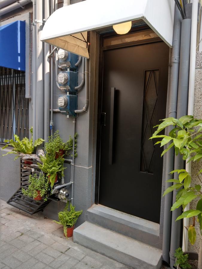 Oyaji Guesthouse-依人數床位數計價開放房型 Tainan Exterior foto